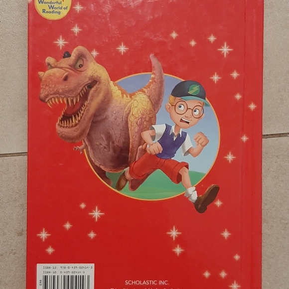 Books - Picture 2 of 7